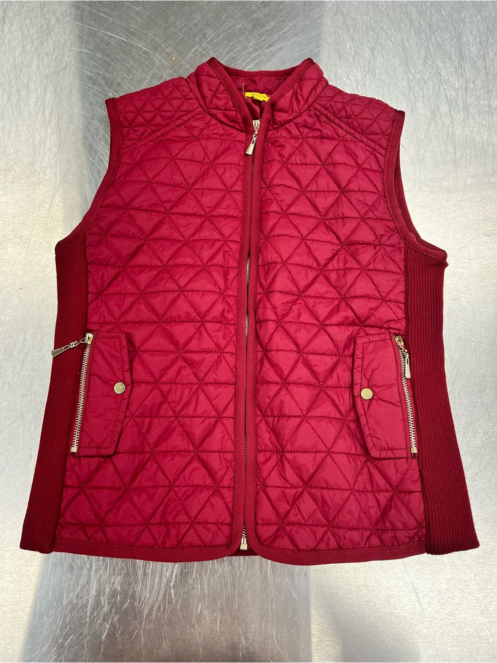 Daisy Quilted Sleeveless Vest in Bordeaux Red Women’s M